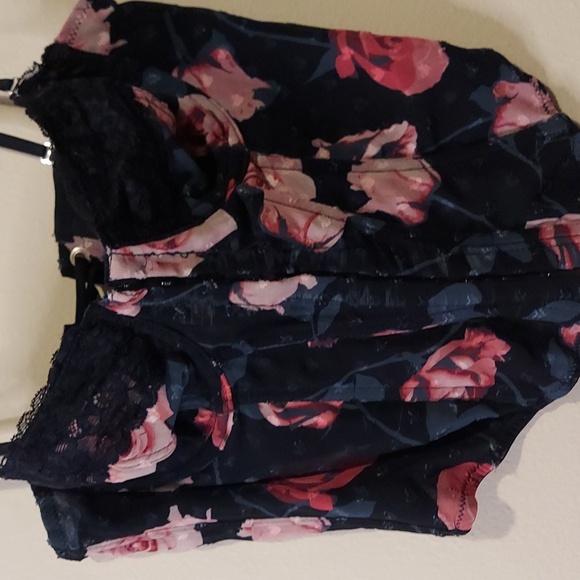 UO OUT FROM UNDER FLORAL CORSET TOP - Picture 3 of 4